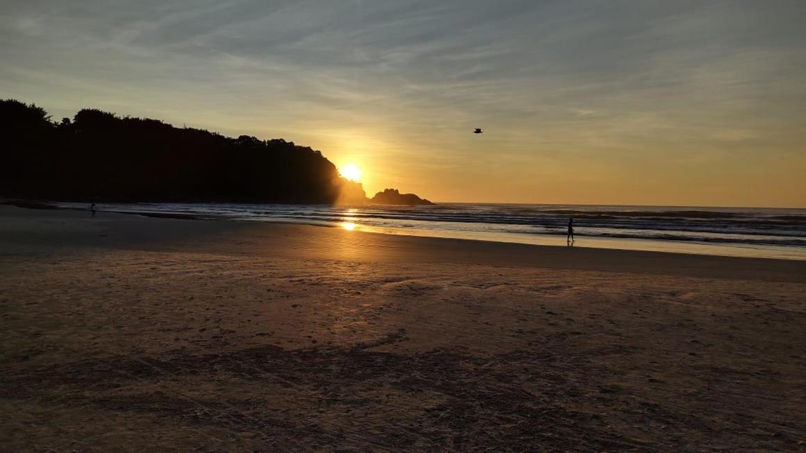 Apartamento Ubatuba - Praia grande - 250m da Praia Exterior foto