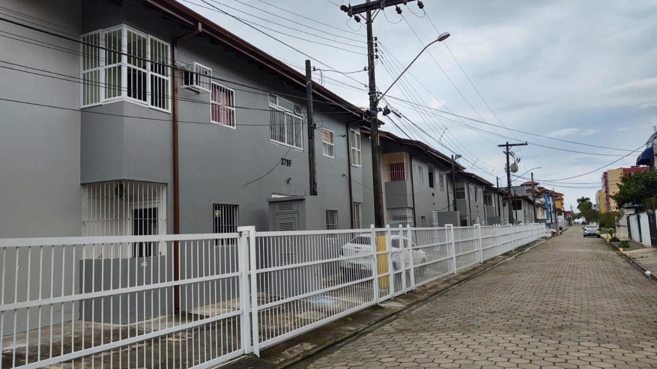 Apartamento Ubatuba - Praia grande - 250m da Praia Exterior foto